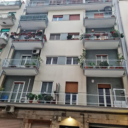 Saint George's House בארי